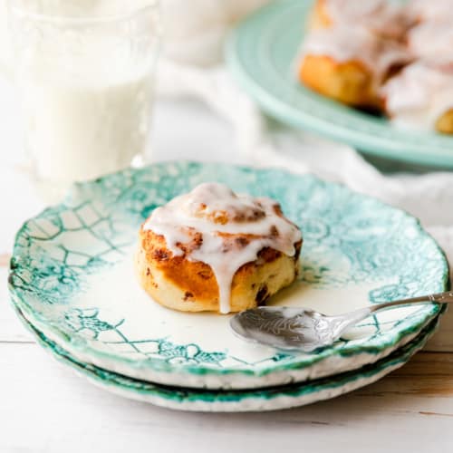 Air Fryer Pillsbury Cinnamon Rolls - The Travel Palate