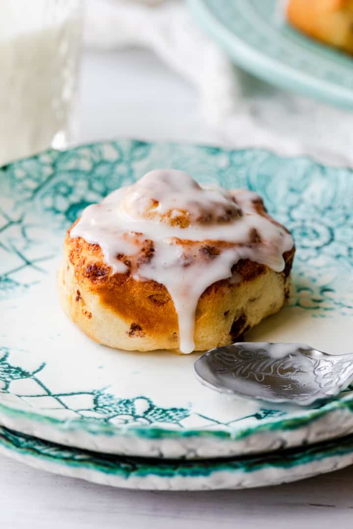 Air Fryer Pillsbury Cinnamon Rolls - The Travel Palate