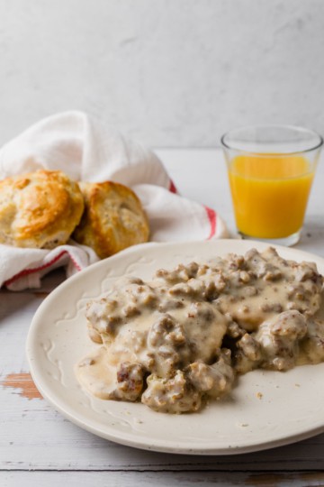 White Sausage Gravy - The Travel Palate