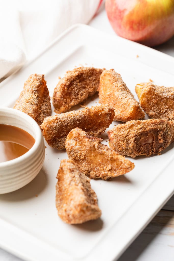 A plate of air fryer apple slices.