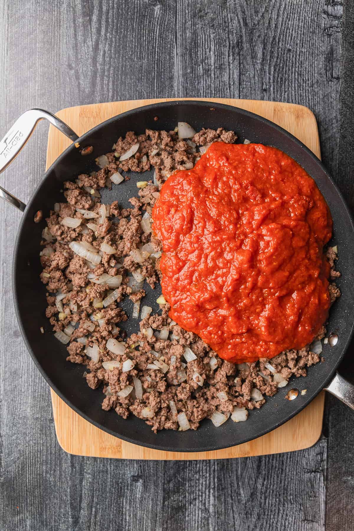 Making the meat sauce for the stuffed shells.